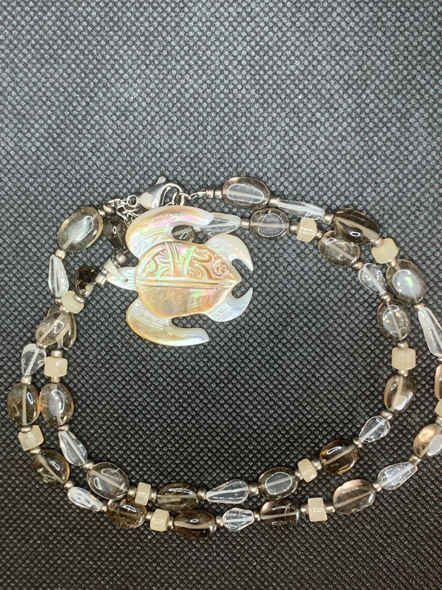 Collier Tortue Nacre et Pierres Véritables